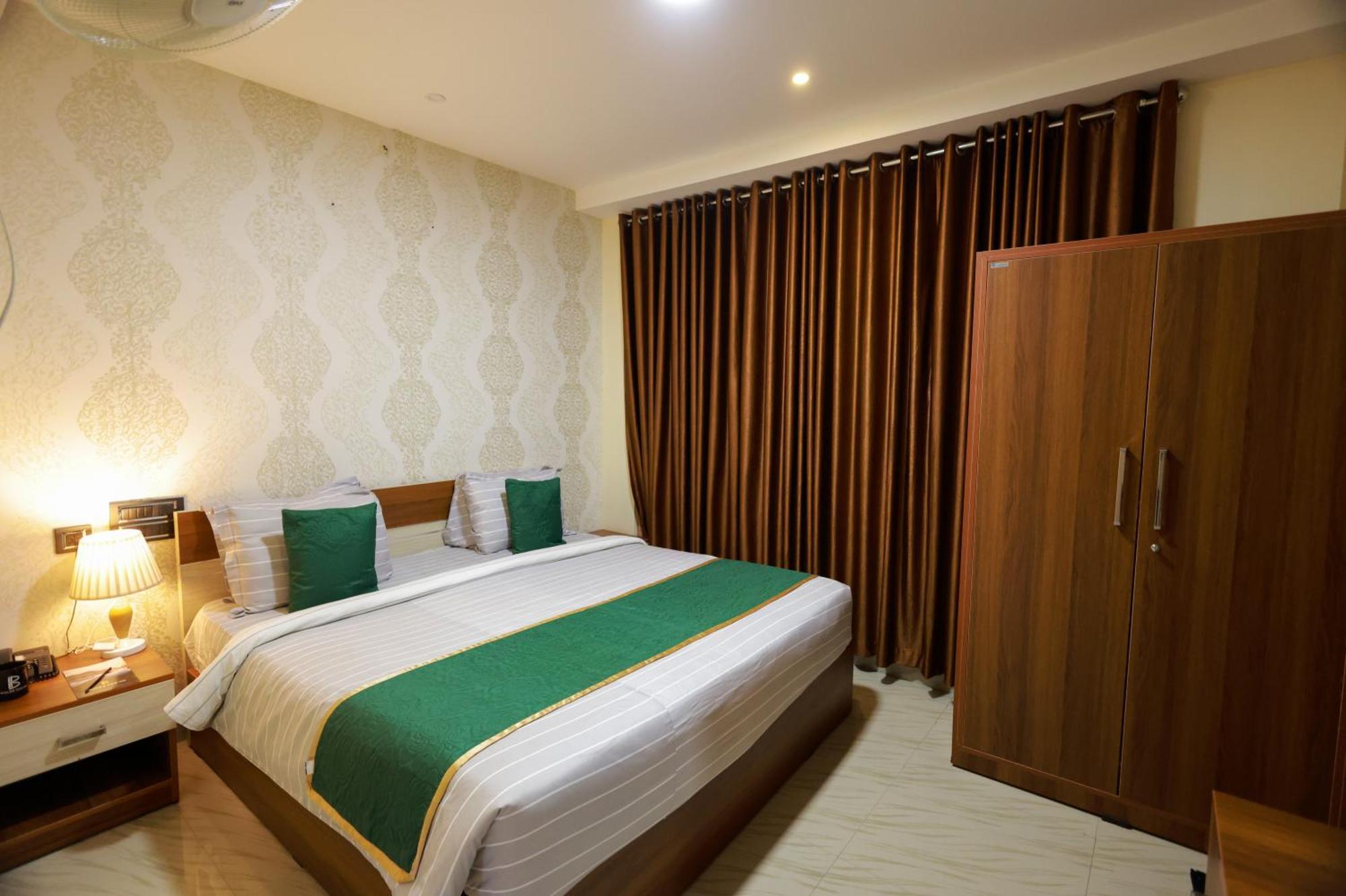 Builda Park Inn Ottappālam 外观 照片